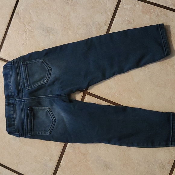 2 pair of Cat & Jack 3t Jeans - Picture 5 of 6